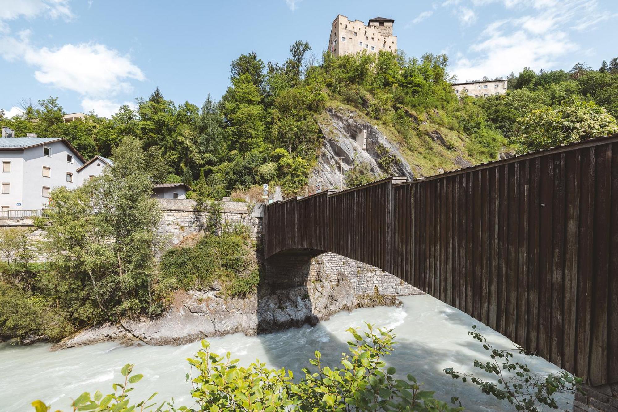 Lechtaler Alpenblick Landeck - Privatzimmer & Ferienwohnung Bagian luar foto
