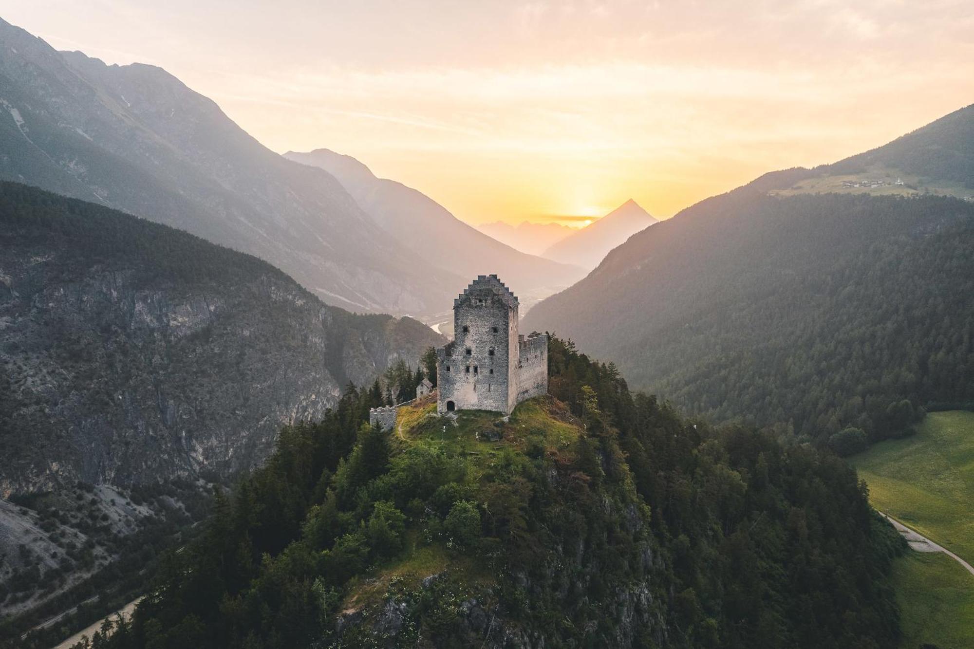 Lechtaler Alpenblick Landeck - Privatzimmer & Ferienwohnung Bagian luar foto