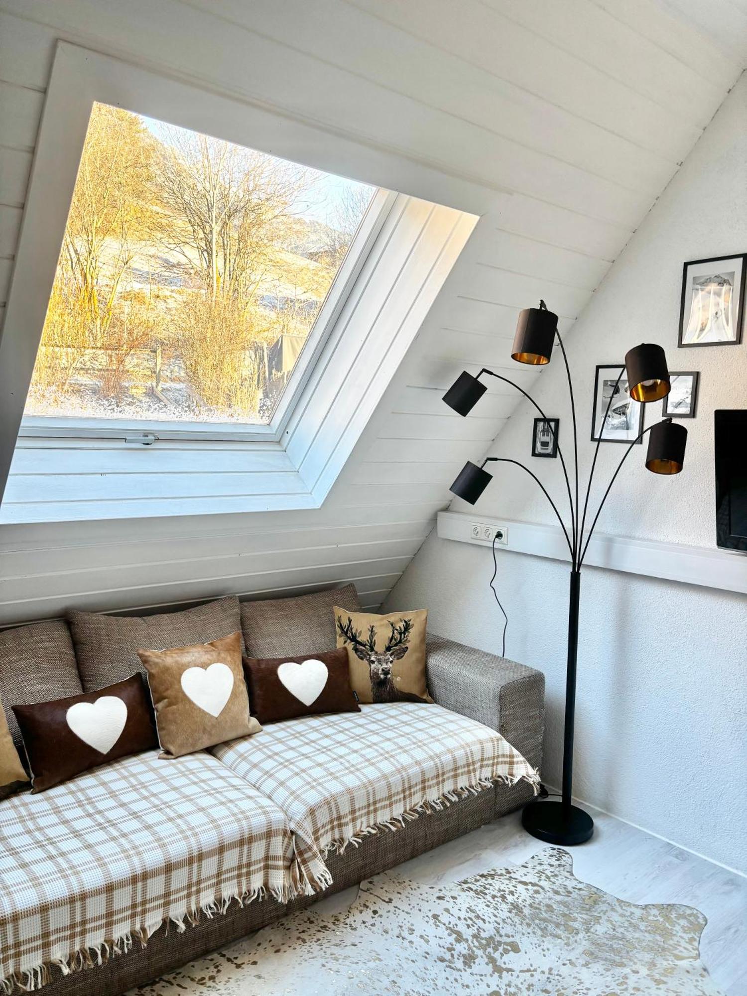 Lechtaler Alpenblick Landeck - Privatzimmer & Ferienwohnung Bagian luar foto