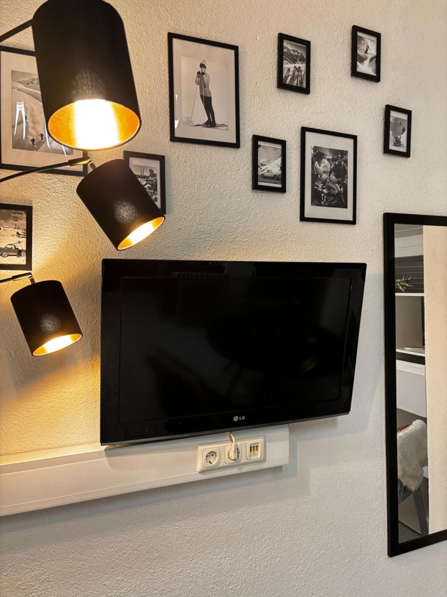 Lechtaler Alpenblick Landeck - Privatzimmer & Ferienwohnung Bagian luar foto