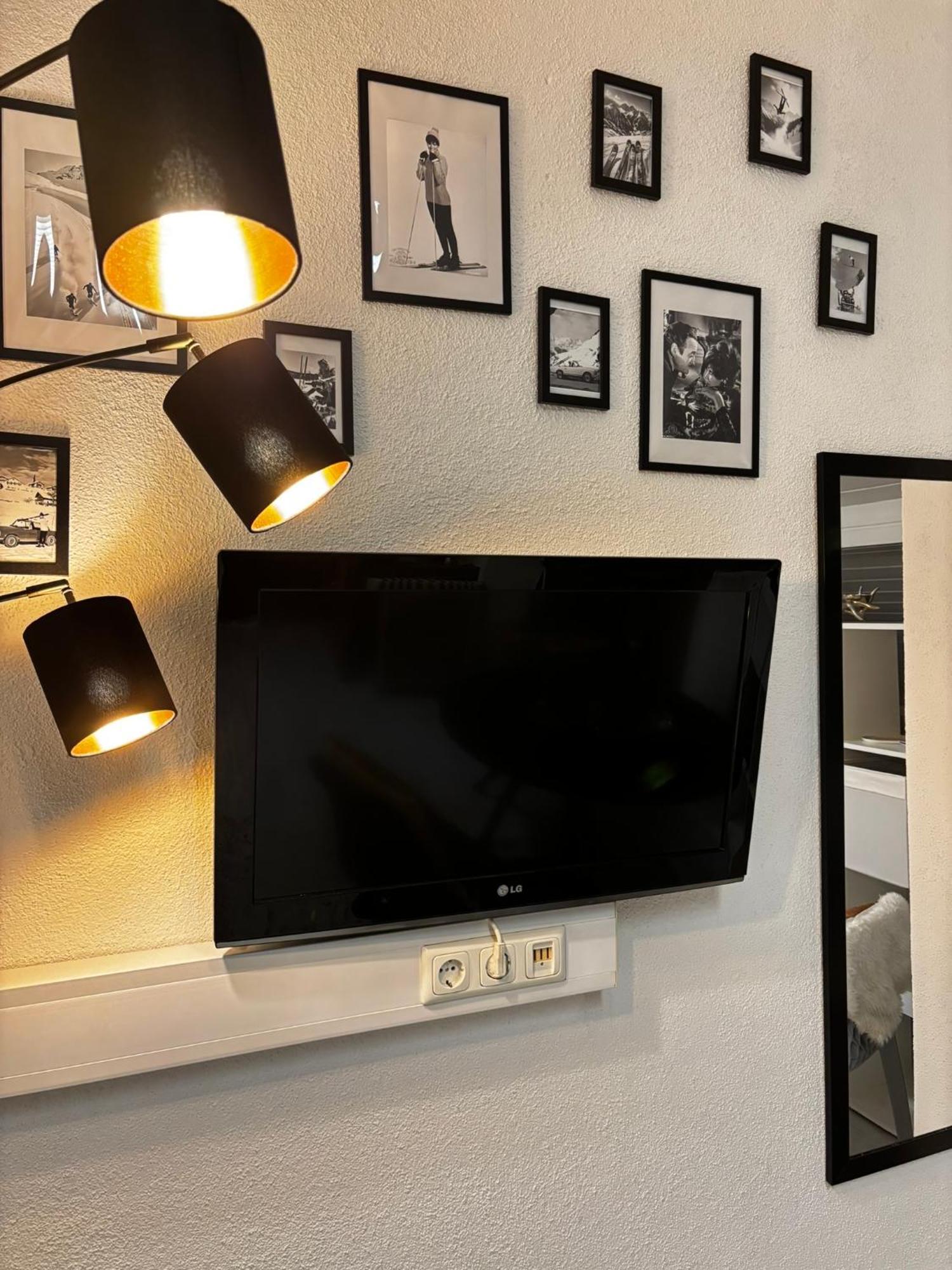 Lechtaler Alpenblick Landeck - Privatzimmer & Ferienwohnung Bagian luar foto